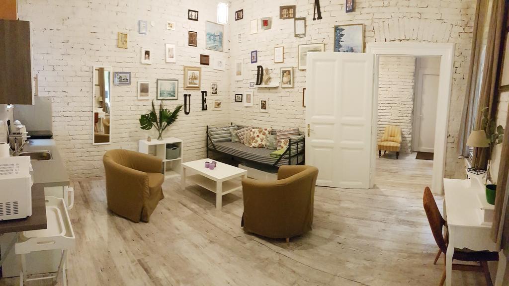Bpr Wolf Apartment With Terrace Budapest Kültér fotó